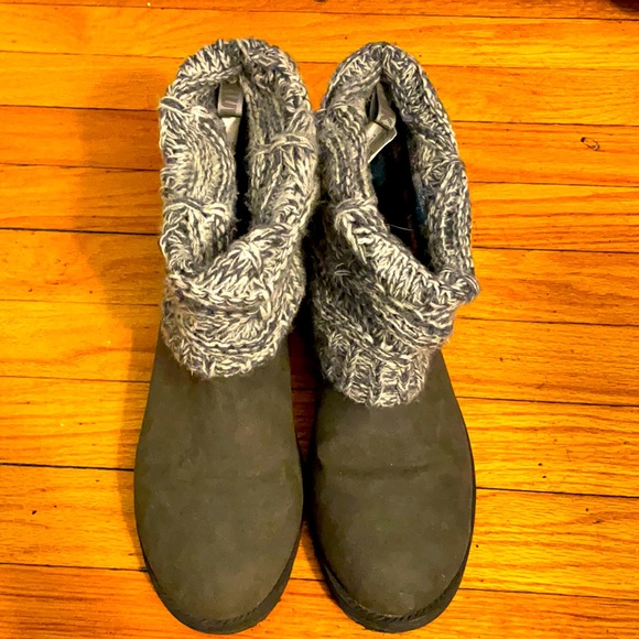 Snow boots - Picture 1 of 3